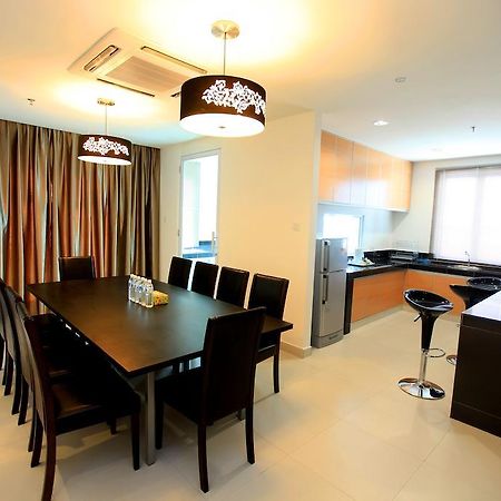 Merdeka Suites Hotel Мірі Екстер'єр фото