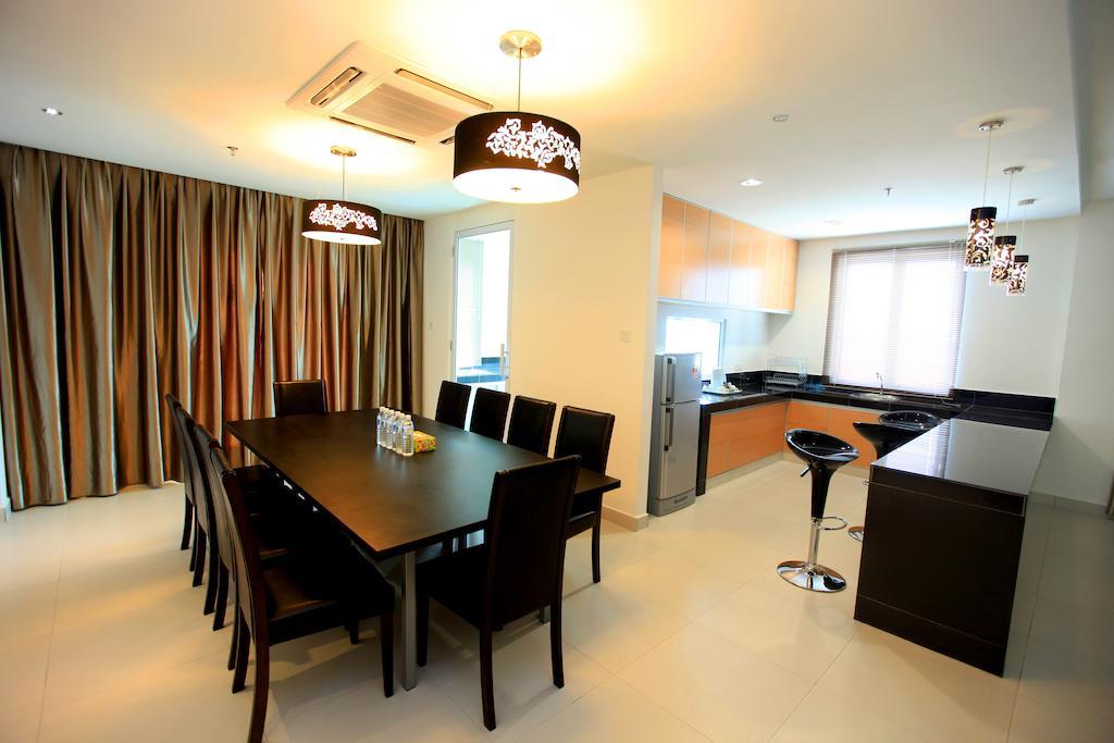 Merdeka Suites Hotel Мірі Екстер'єр фото