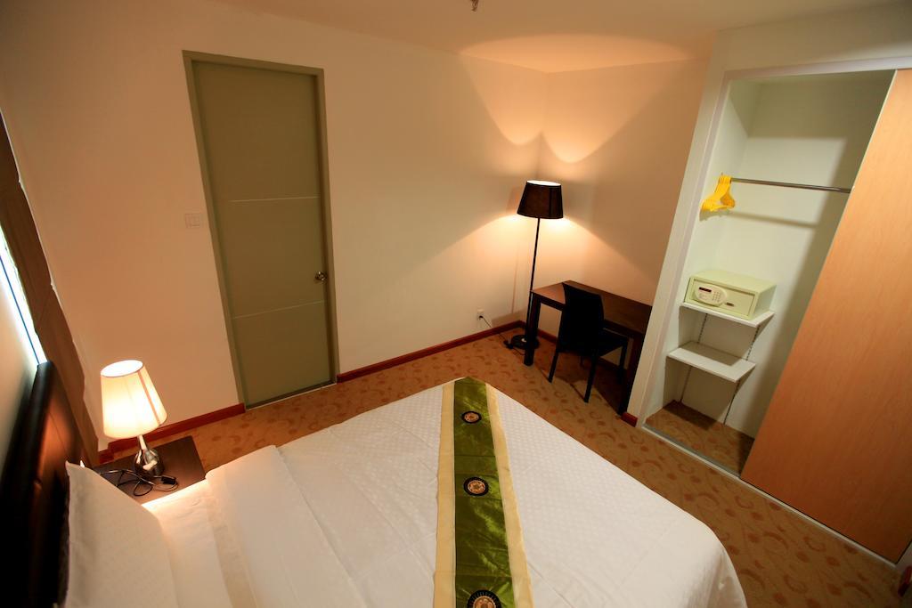 Merdeka Suites Hotel Мірі Екстер'єр фото