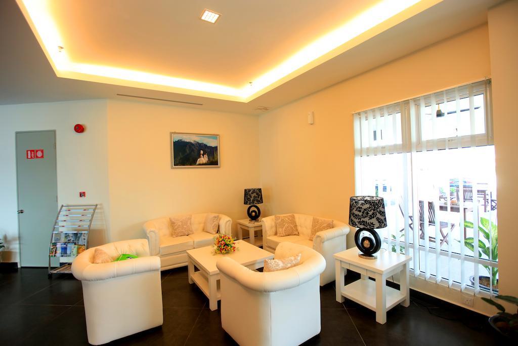 Merdeka Suites Hotel Мірі Екстер'єр фото